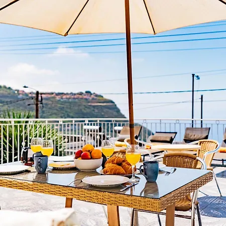 Сasa de vacaciones Great With Covered Swimming Pool And Sea View In Calheta Hasta La Vista Arco da Calheta (Madeira)