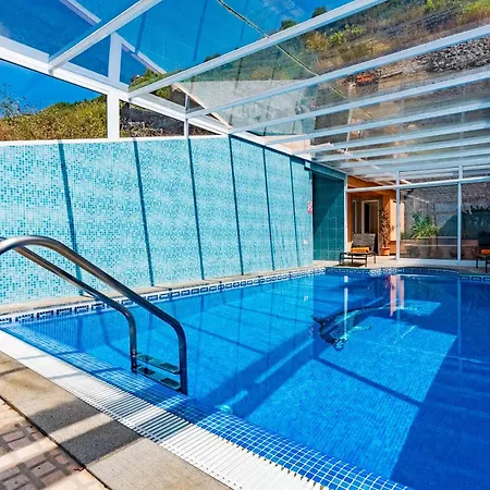 Great With Covered Swimming Pool And Sea View In Calheta Hasta La Vista *